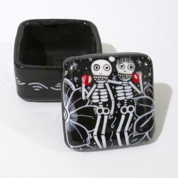 Talavera Trinket Box Hand Painted Skeletons Redware Pottery Dia De Los Muertos - Picture 1 of 6